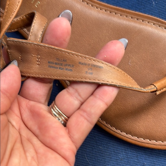 Elegant Brown Sandals - Picture 3 of 5